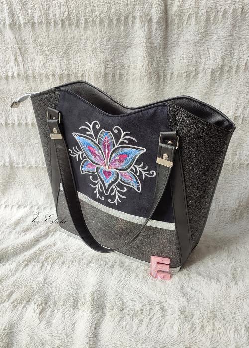 Sac cabas Solangel en nuance de gris avec une fleur brodée