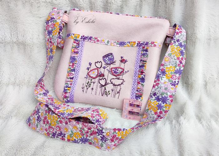 Pochette Two-zip rose avec motifs de fleurs