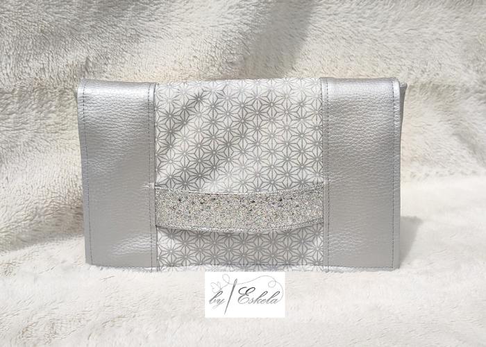 Pochette Cachotin argentée avec motifs étoilés