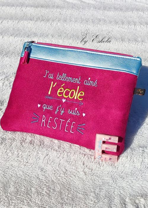 Trousse à message rouge et argentée pour l'école